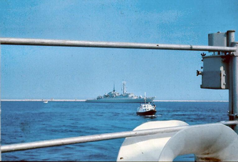 76scan0053_jpg.jpg - Portland 1976 - Sister ship HMS Antelope- Sunk Falklands 1982 -photo©David Marchant